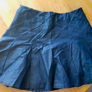 NWOT FREE PEOPLE Women's 6 Black Faux Leather Short Skirt Back Zip